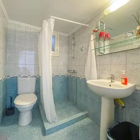 بيت للعطل Artemis Bakery's House 1 *