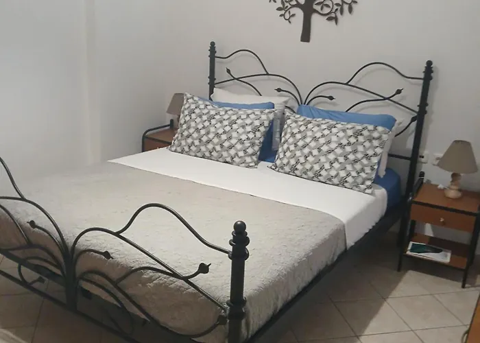 Artemis Bakery's House 1 Adamantas